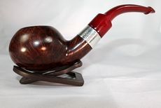 An unusual 1916 Deluxe Squash Tomato shape with Amber Stem and magnificent Briar