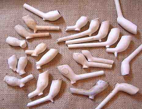 File:Clay Pipes01.jpg