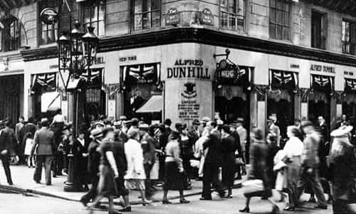 1937, Rue de la Paix, 15.