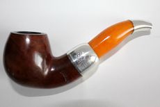 An example of a repair to the damaged 1903 Patent Amber stem with a Silver lip protector