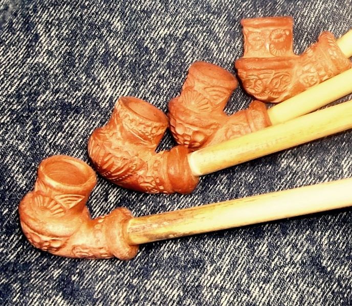 File:Ershov clay pipes (8).jpg