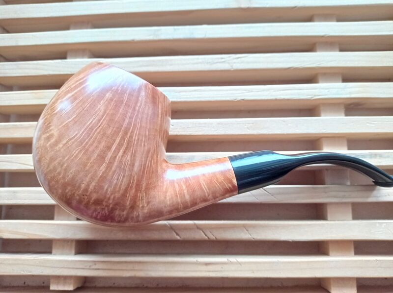 File:Manelli Bent freeform Huge Magnum Natural briar pipe.jpg