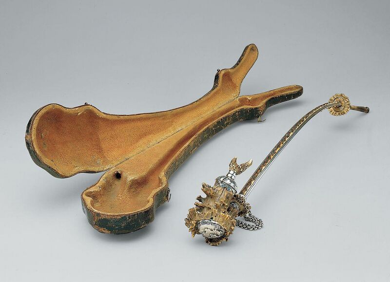 File:Antler-silver-horn-pipe-Germany-1740.jpg