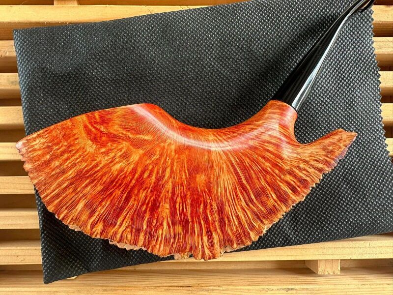 File:Manelli Collection fatta a mano freehand Magnum natural briar pipe .jpg